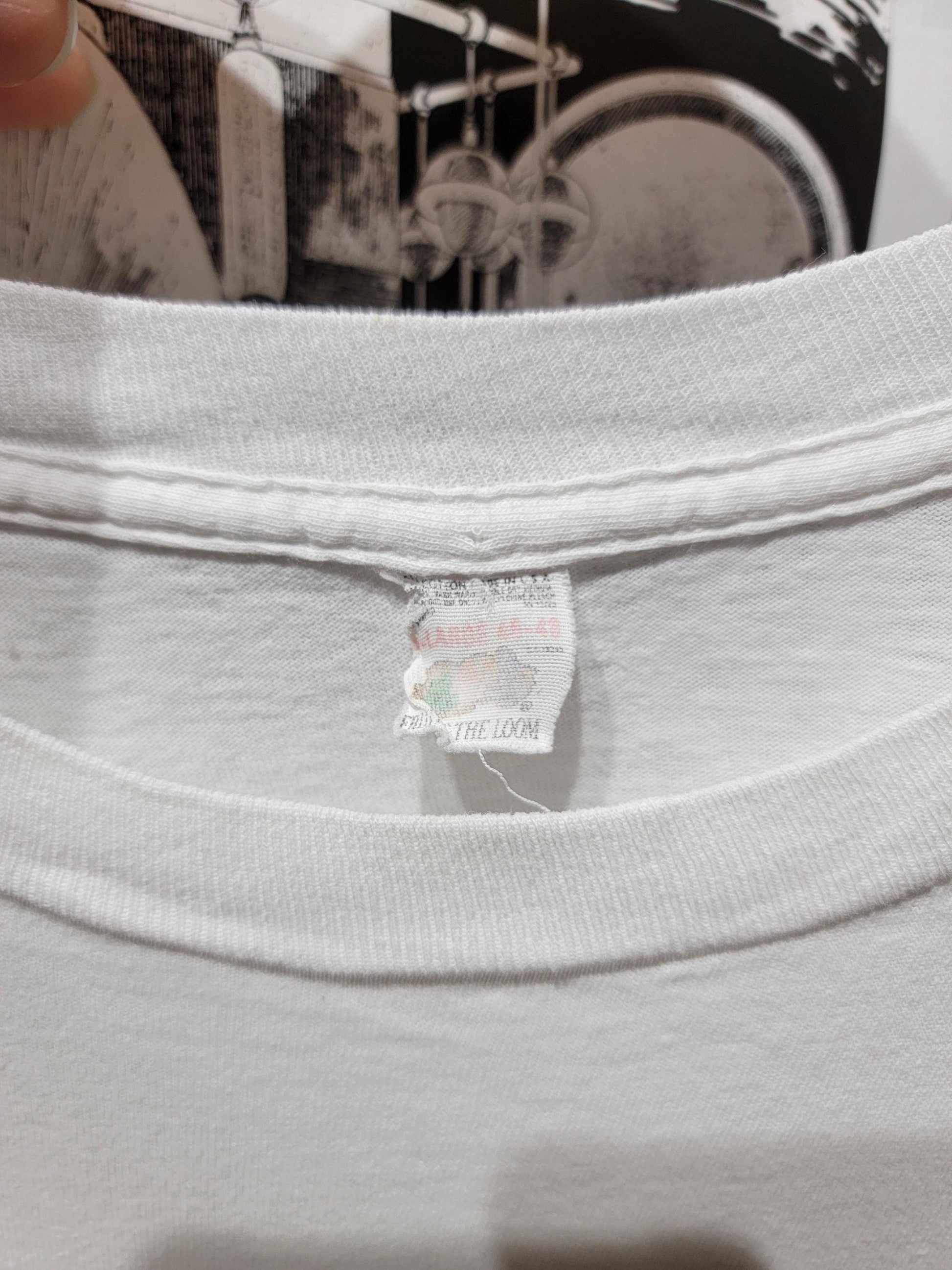 Vintage Blank White T-shirt | Single Stitched | Crewneck | Plain | Fruit of the Loom| Size Large | 20.5 x 28