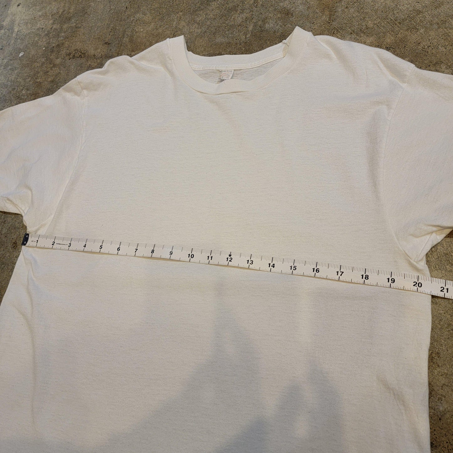 Vintage Blank White T-shirt | Single Stitched | Crewneck | Plain | Fruit of the Loom| Size Large | 20.5 x 28