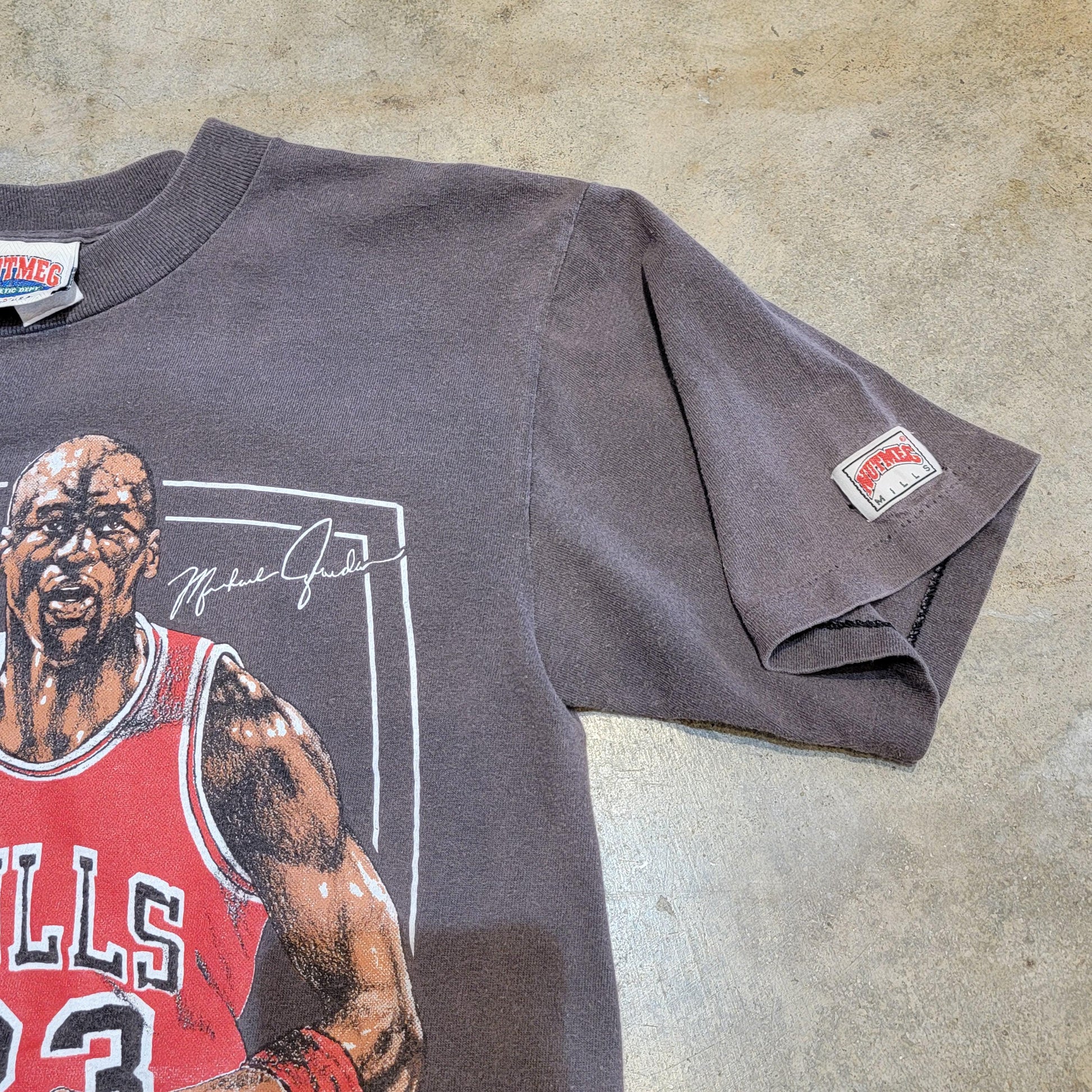 Vintage 90s Michael Jordan Chicago Bulls T-shirt | Nutmeg Mills | Size M | Stats | 2 Sided