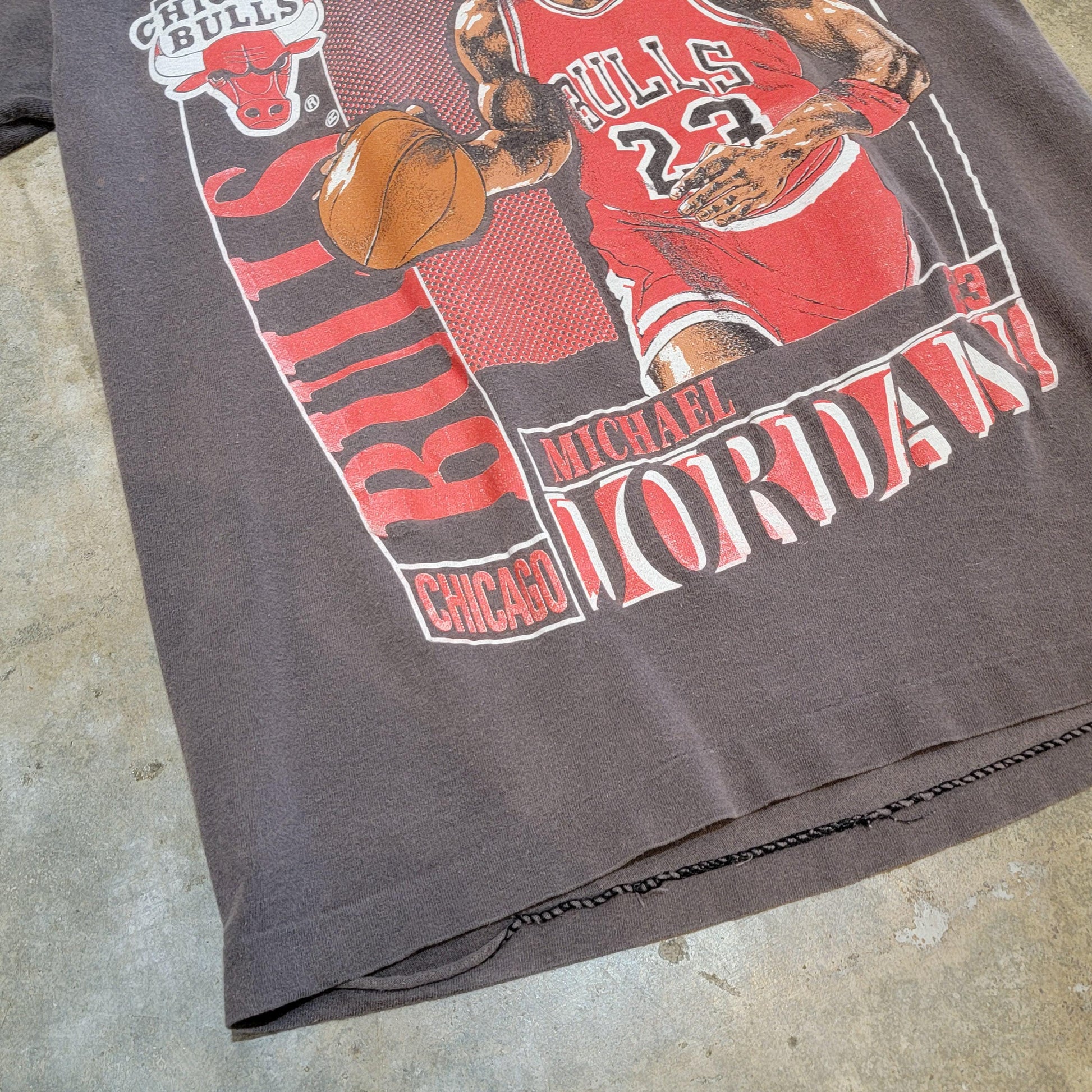 Vintage 90s Michael Jordan Chicago Bulls T-shirt | Nutmeg Mills | Size M | Stats | 2 Sided