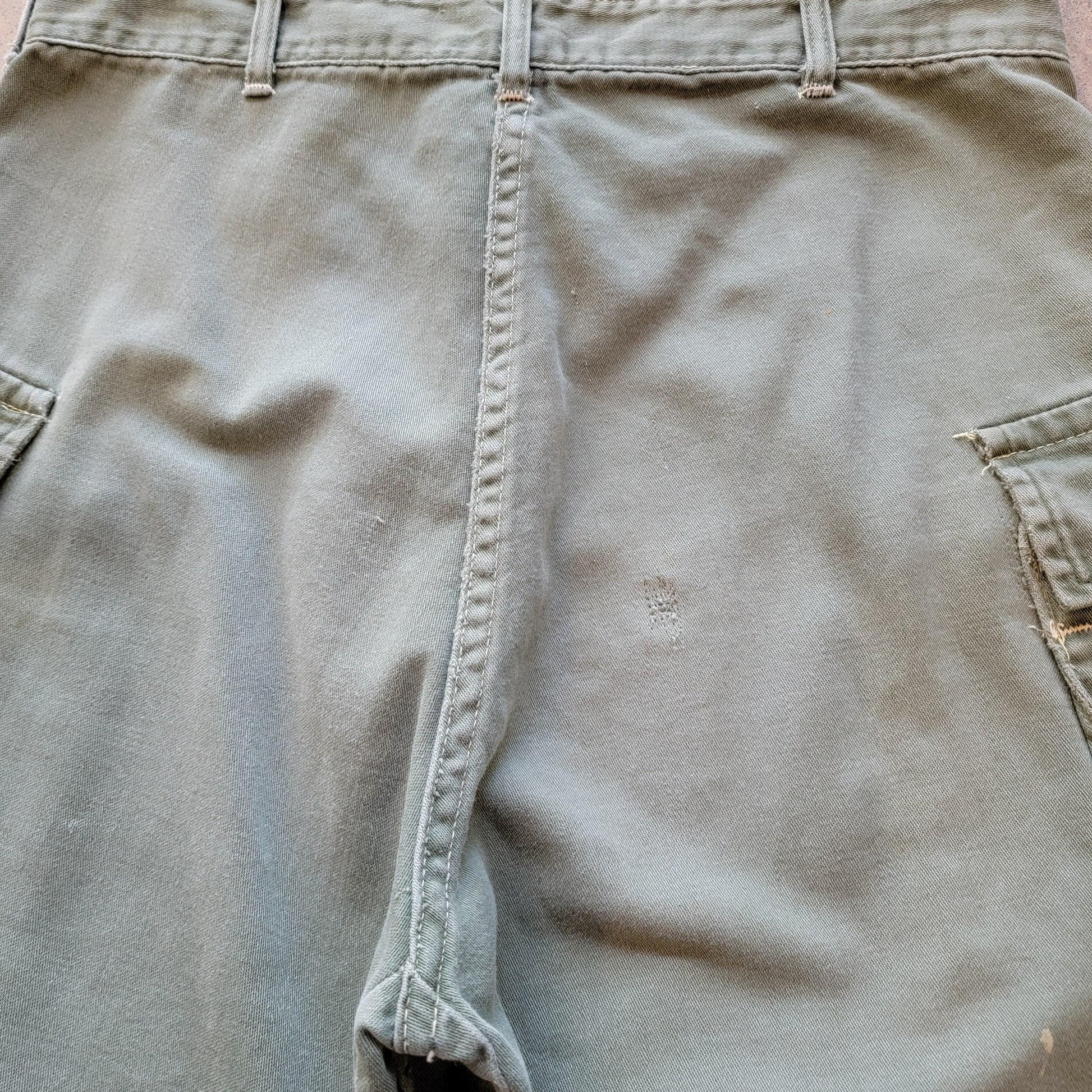 Vintage 1940s Military Pants | WW2 13 Star Button | Side Pocket | Olive Green | Waldes Zipper | 29" Waist | Small