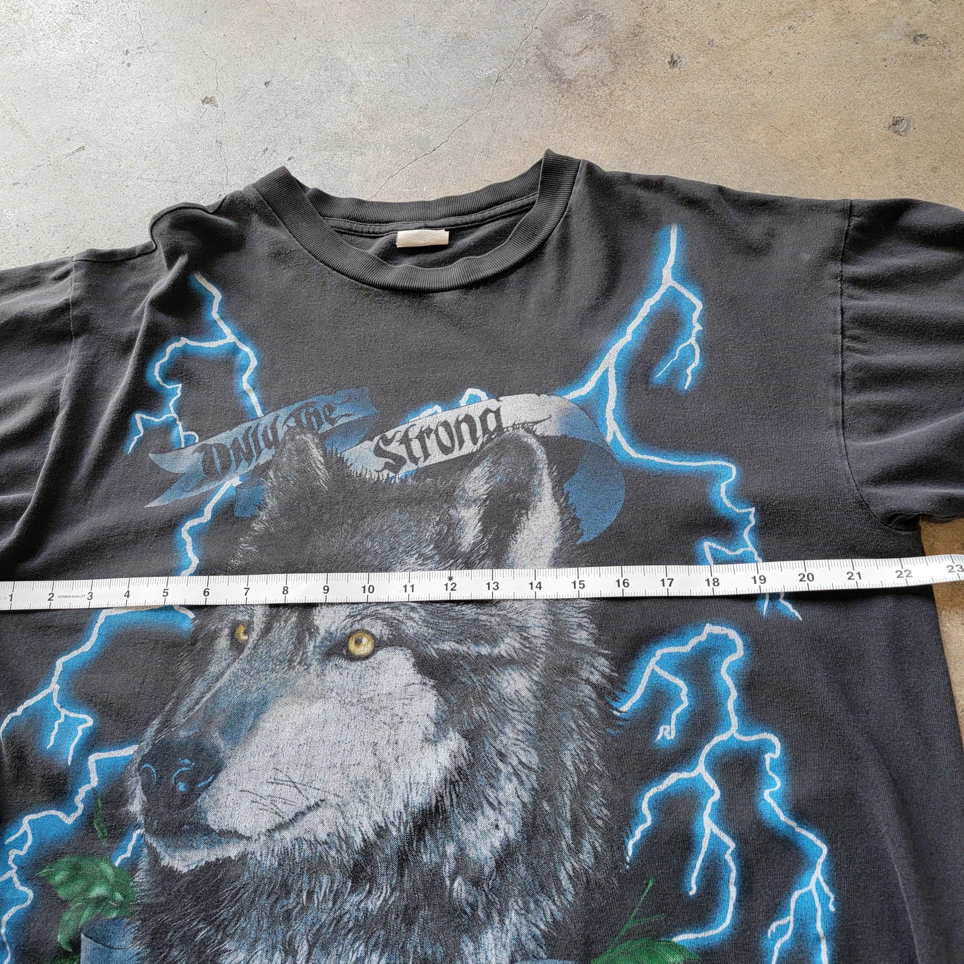 Vintage 90s American Thunder Wolf T-Shirt | USA | Only The Strong Survive | Boxy XL Fit | Single Stitch | Faded | Worn | Lightning | Biker