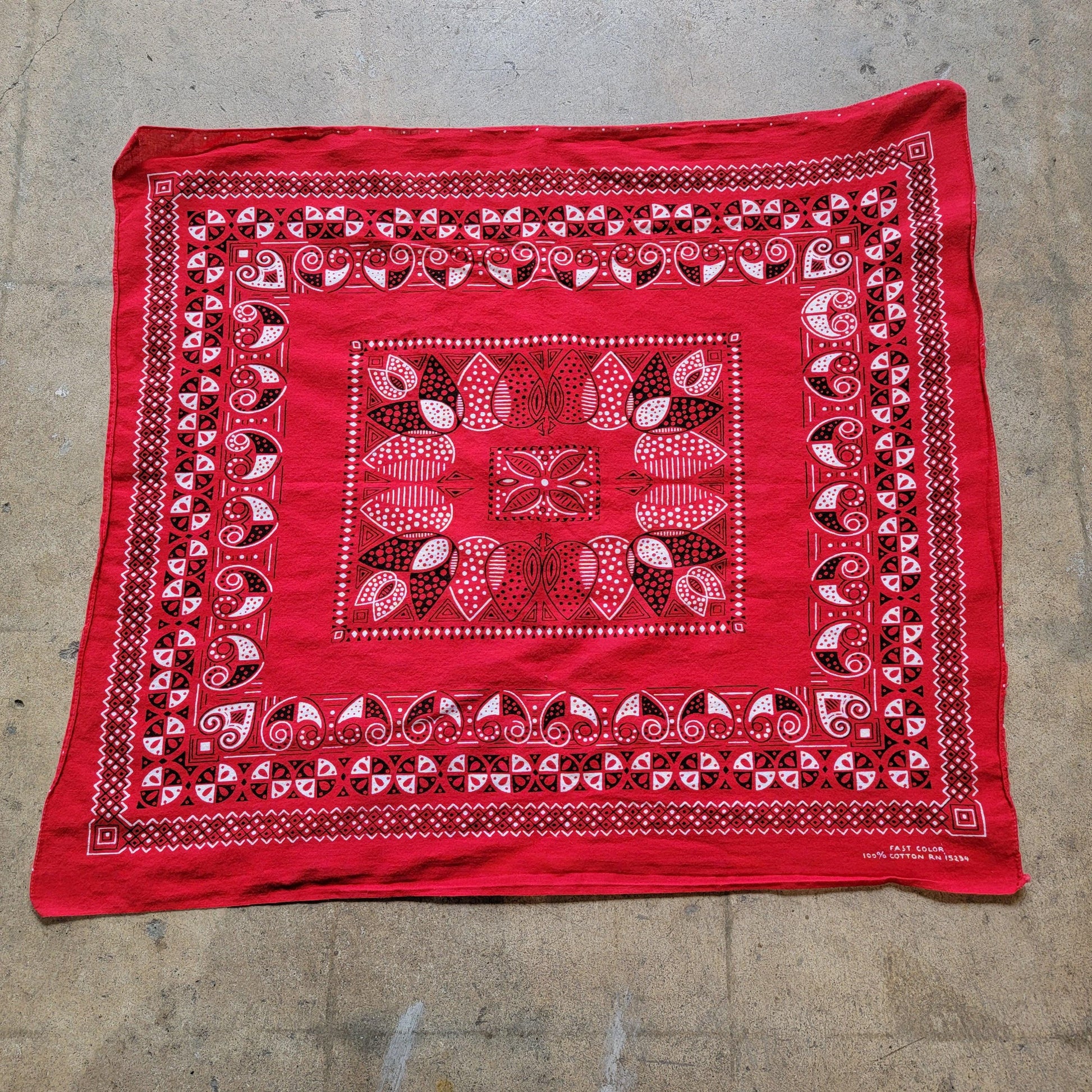 Vintage 60s / 70s Red Bandana | Fast Color | RN 15234