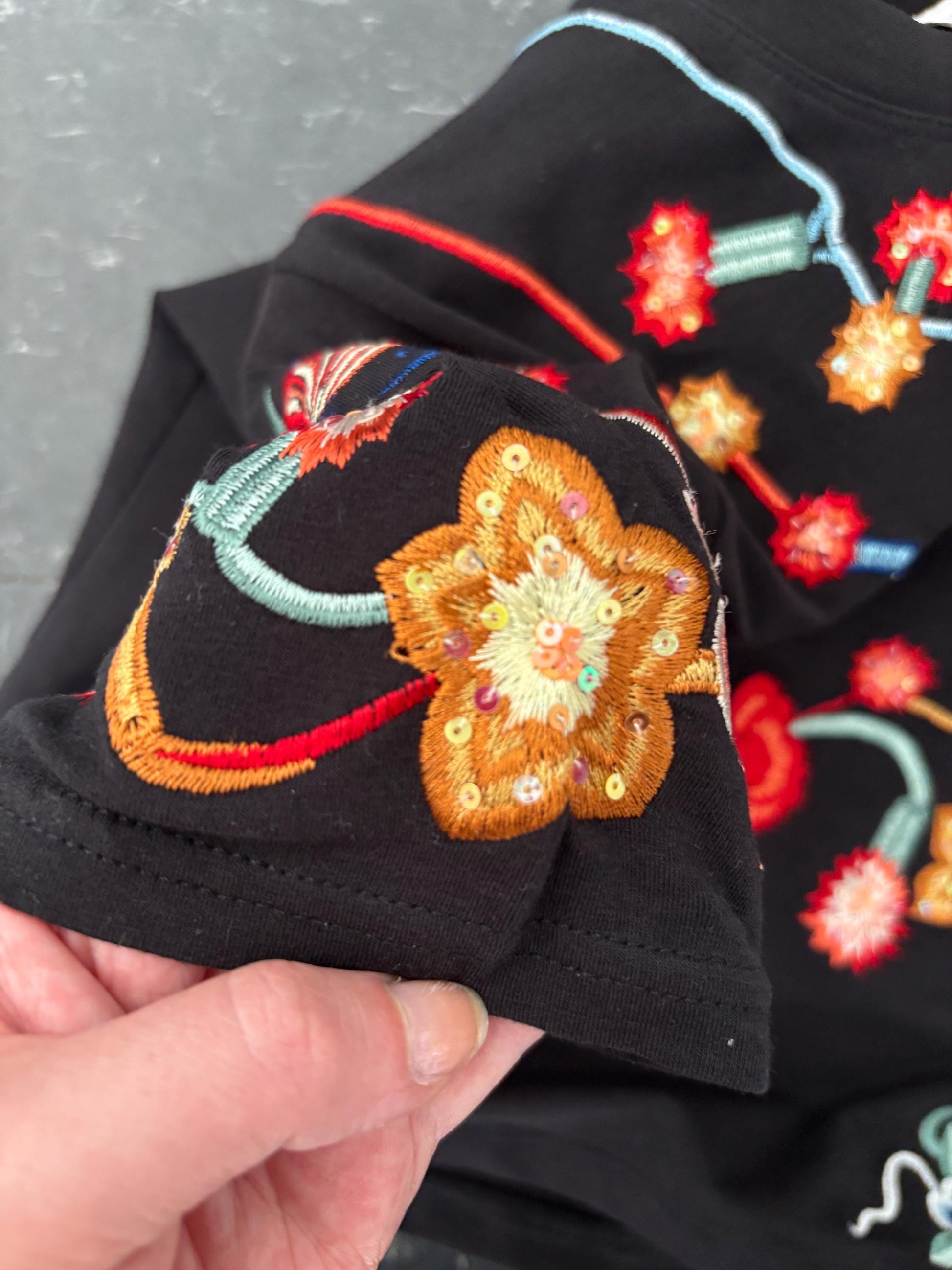 Vintage S/S 2001 J’adore Dior Black Tee | Christian Dior | Size 8 | Small | Designer | Embroidered | Sequin