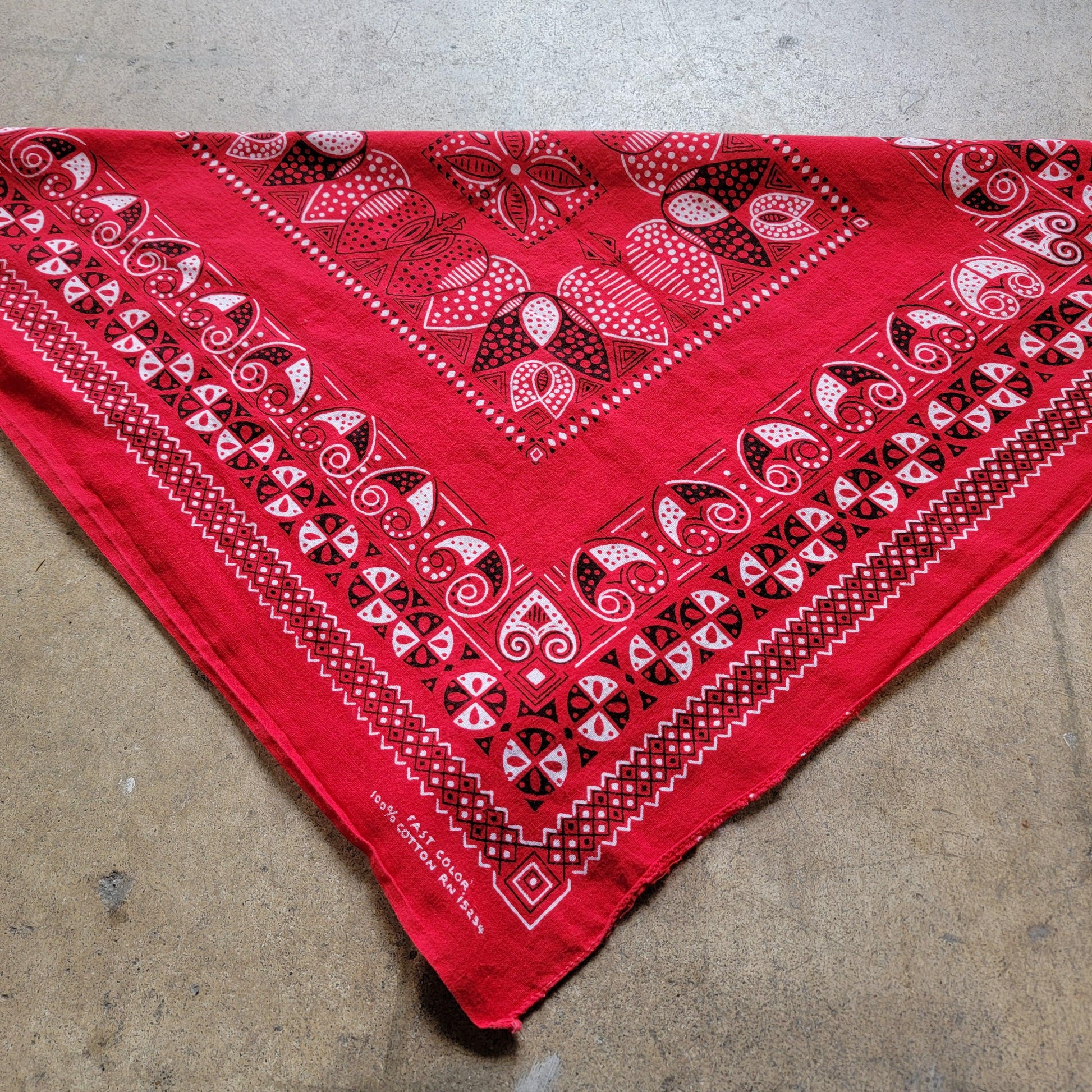 Vintage 60s / 70s Red Bandana | Fast Color | RN 15234