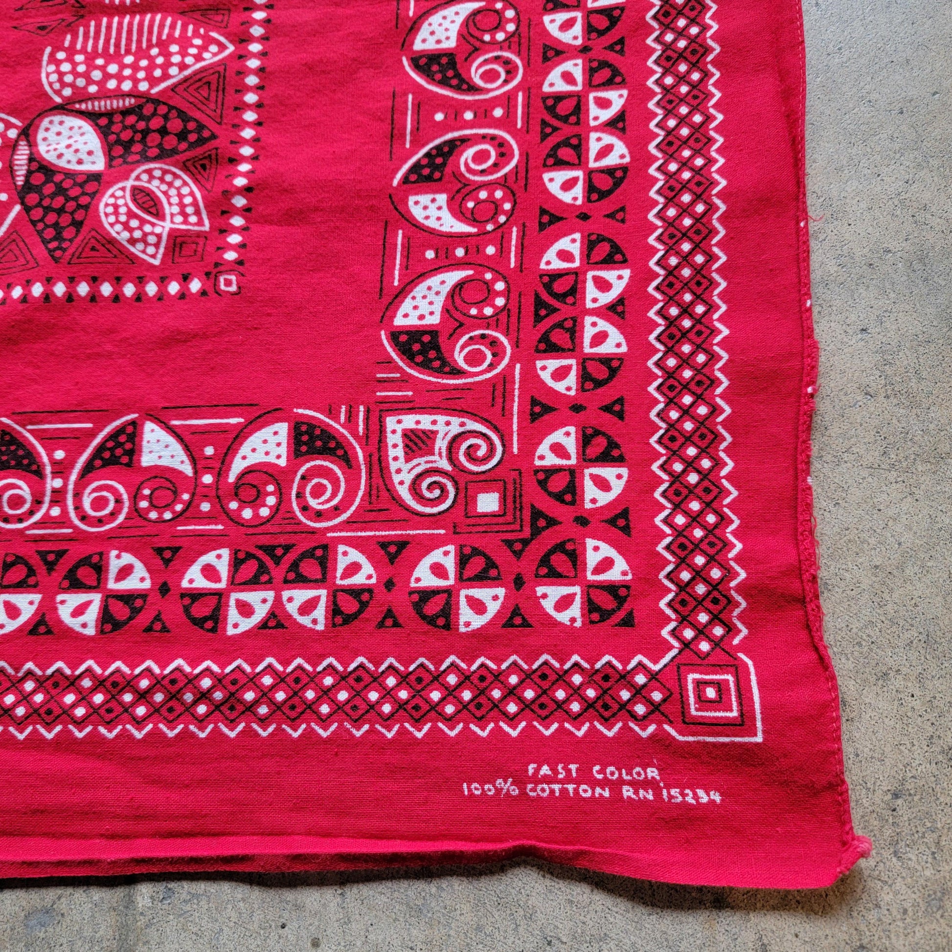 Vintage 60s / 70s Red Bandana | Fast Color | RN 15234