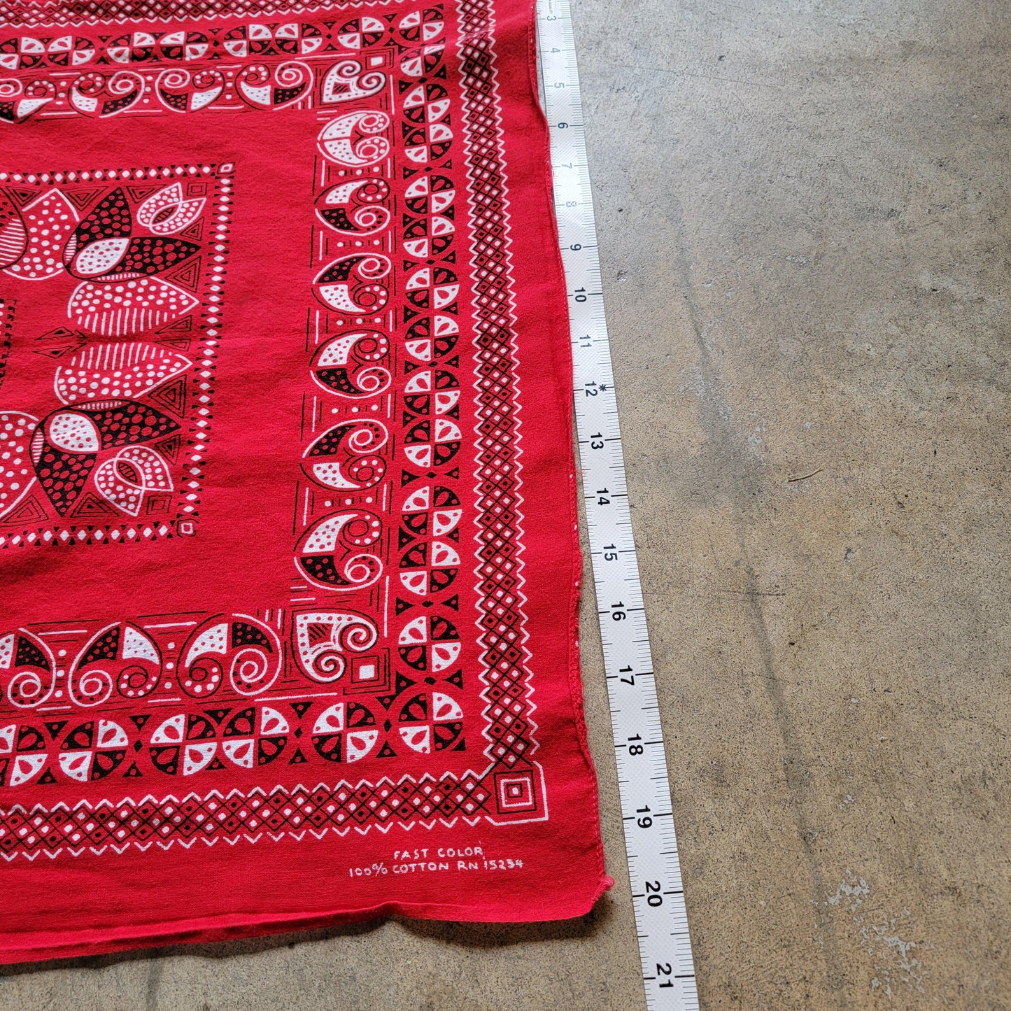 Vintage 60s / 70s Red Bandana | Fast Color | RN 15234