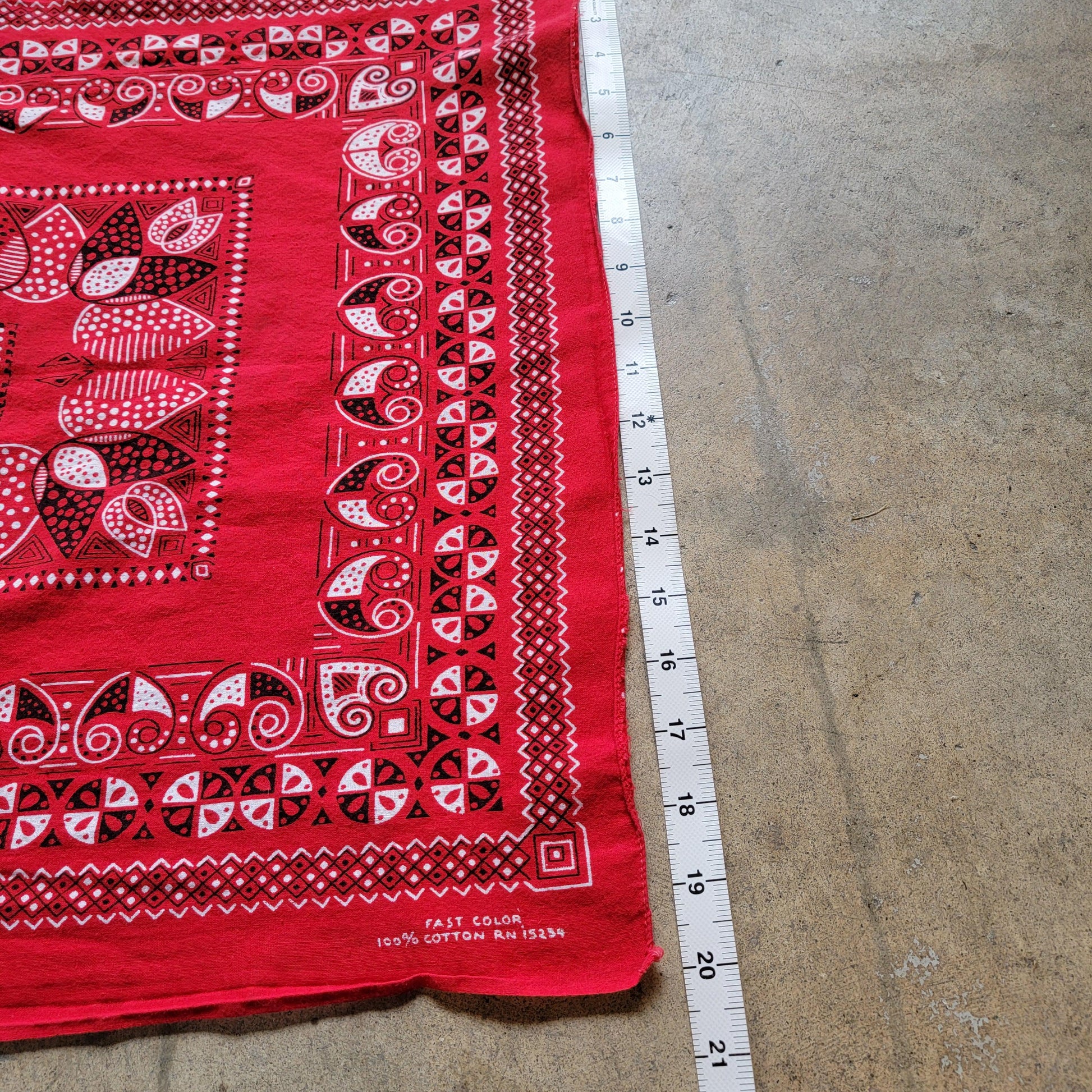 Vintage 60s / 70s Red Bandana | Fast Color | RN 15234