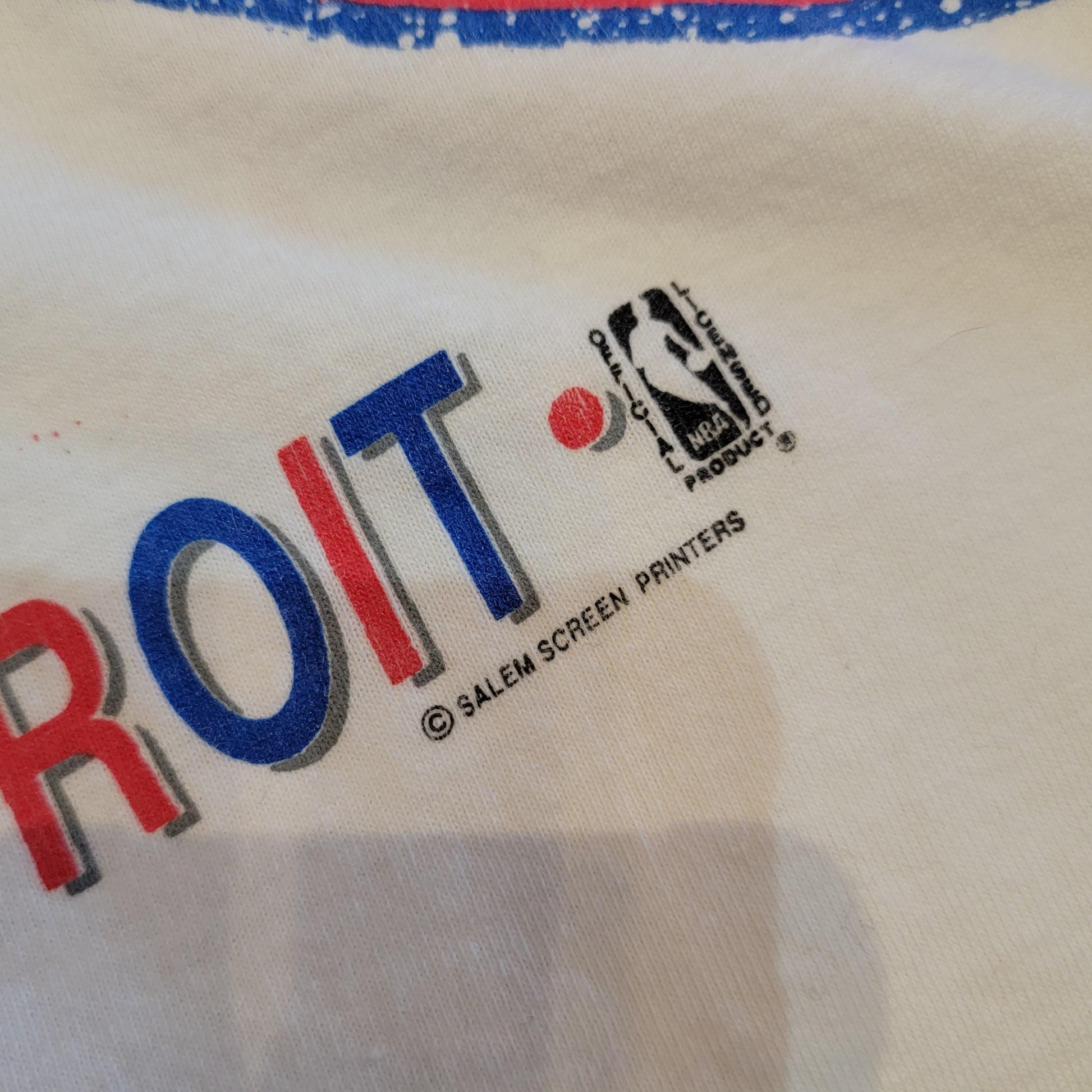Vintage 90s Detroit Pistons T-shirt | All over print | NBA | Salem tag | XL