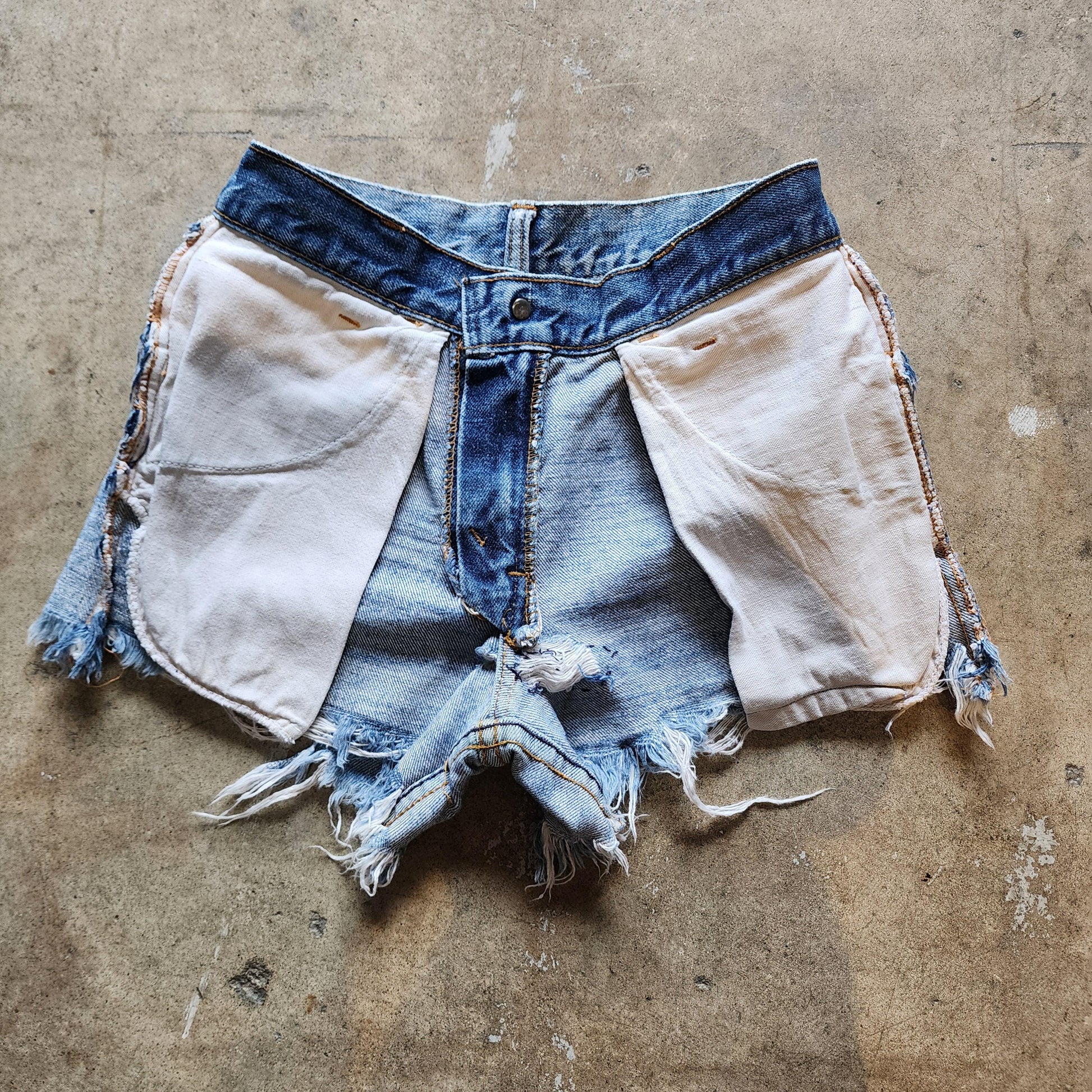 Vintage 1970s Levi's Orange Tab Cut Off Shorts | Distressed! | Xs | 25" Waist