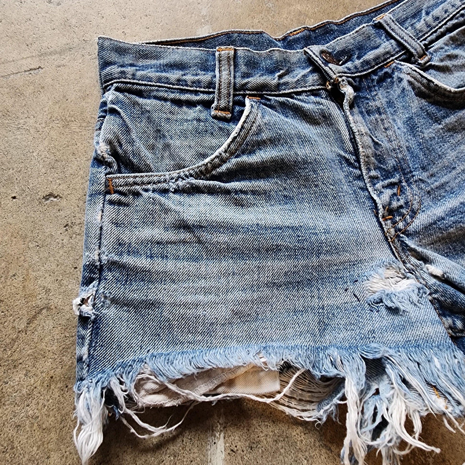 Vintage 1970s Levi's Orange Tab Cut Off Shorts | Distressed! | Xs | 25" Waist